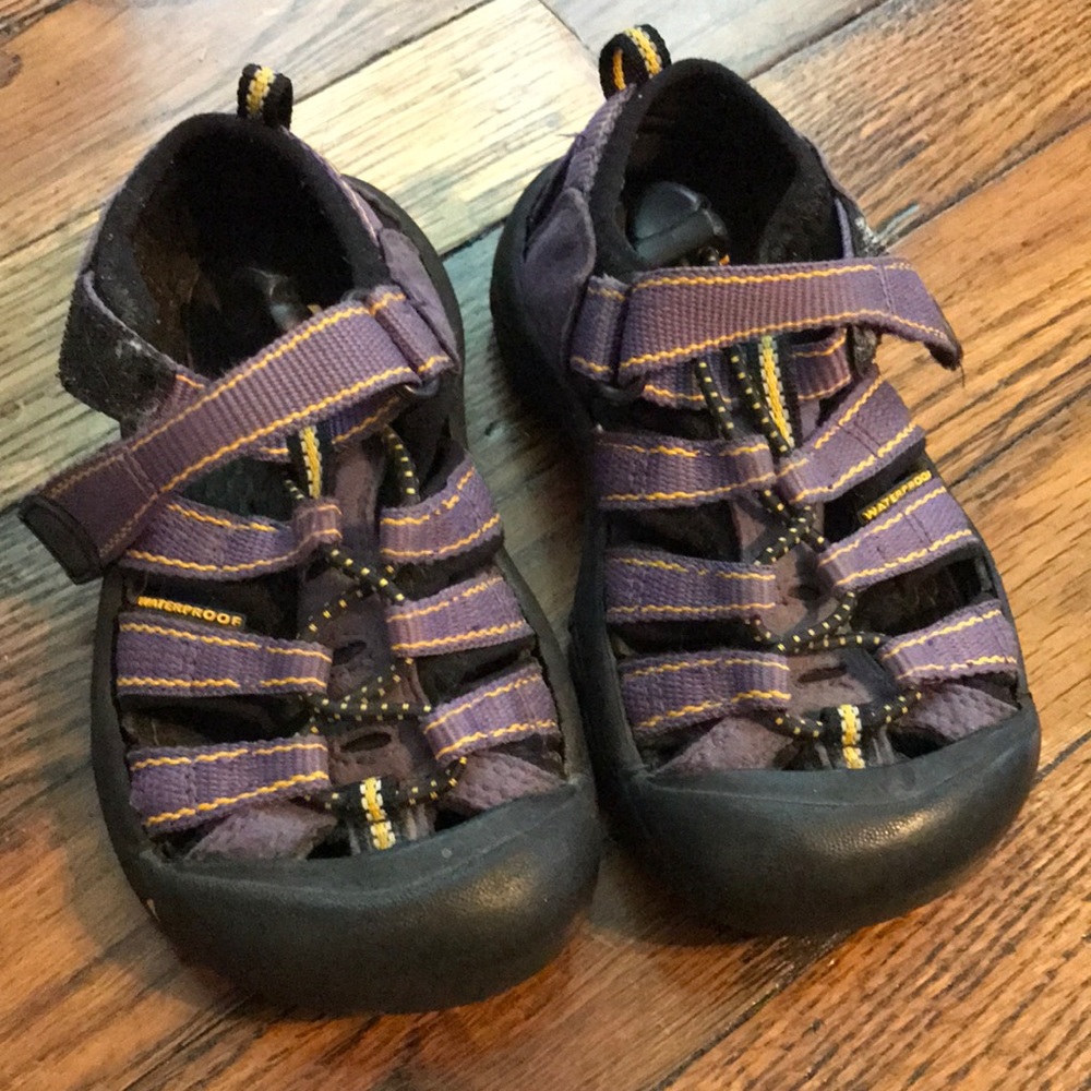 Keen Newport. Purple and black. Toddler size 10